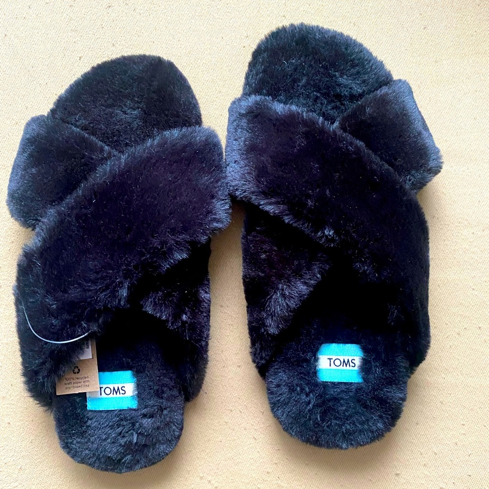 Toms black slippers